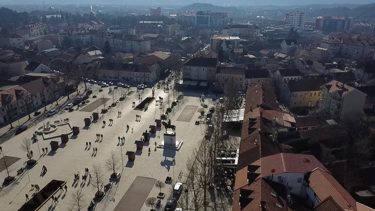 Uhapšena Nikšićanka osumnjičena da je benzinom podmetnula požar na ulazu u pab
