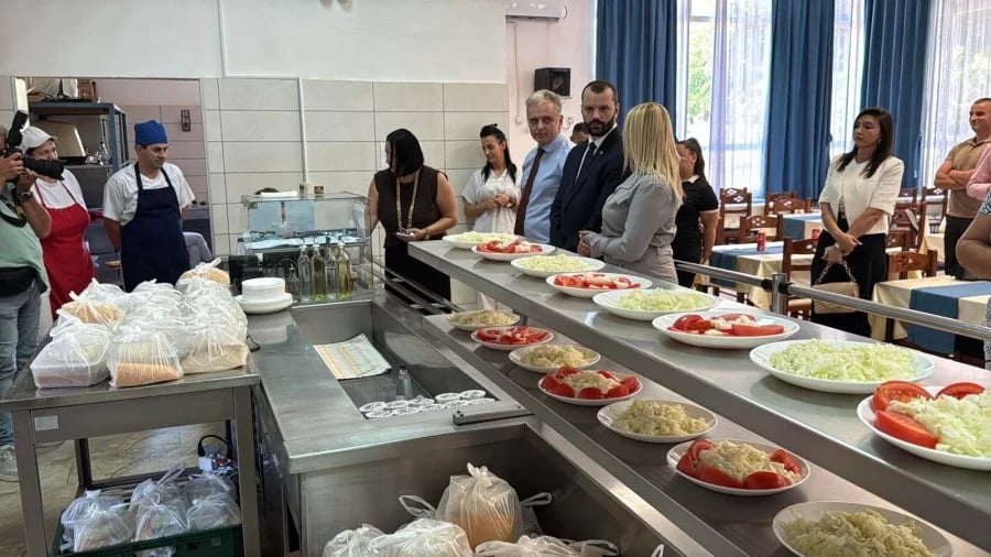 Počeo projekat “Nikšić brine“: Obezbijeđeni besplatni obroci za 170 sugrađana