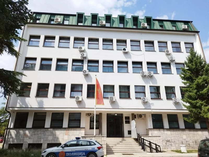 ODT Nikšić: Zadržan osumnjičen da je sugrađanki iz auta ukrao novčanik i karticom podizao novac sa bankomata