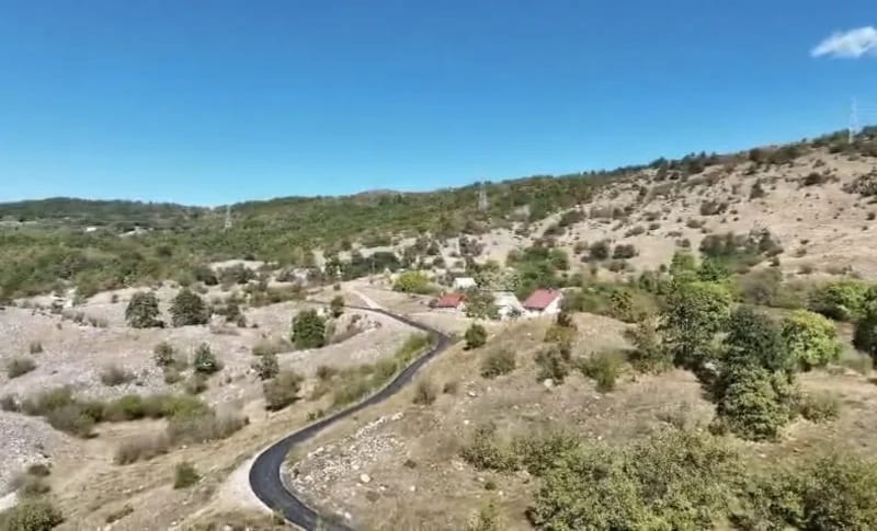 Šavnik: Uređuje se dionica u selu Duži