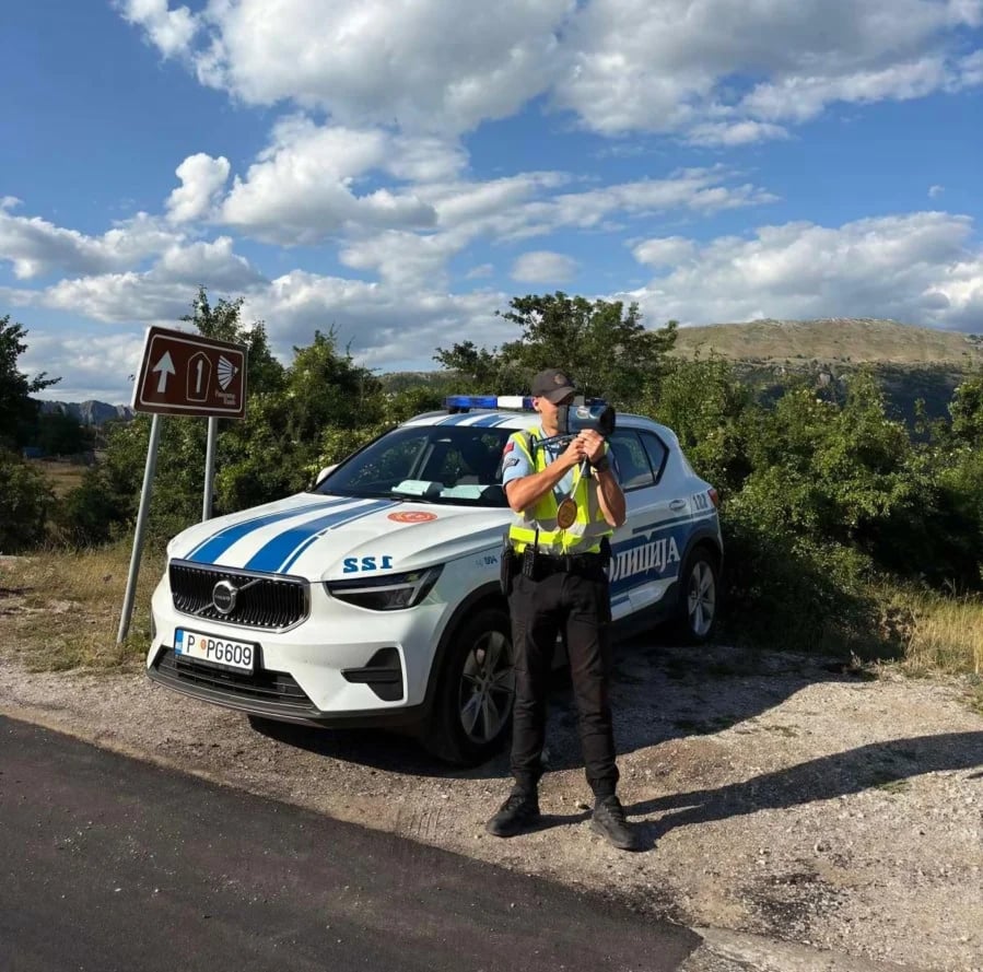 Tokom vikenda sankcionisano 1,5 hiljada vozača, uhapšeno 56