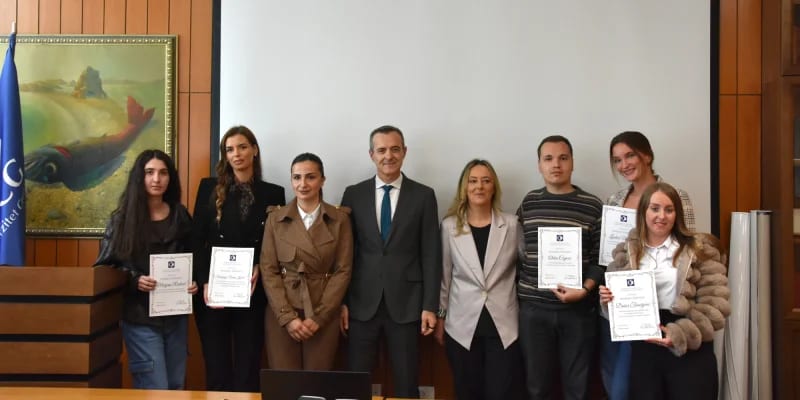 Filozofski fakultet UCG obilježio 79 godina postojanja: Božović uručio plakete najboljim studentima i obišao nove adaptirane učionice