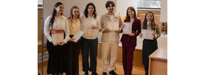 VIDEO: Jovana Brnović i Nikolina Barać dijele prvo mjesto na studentskom takmičenju u recitovanju