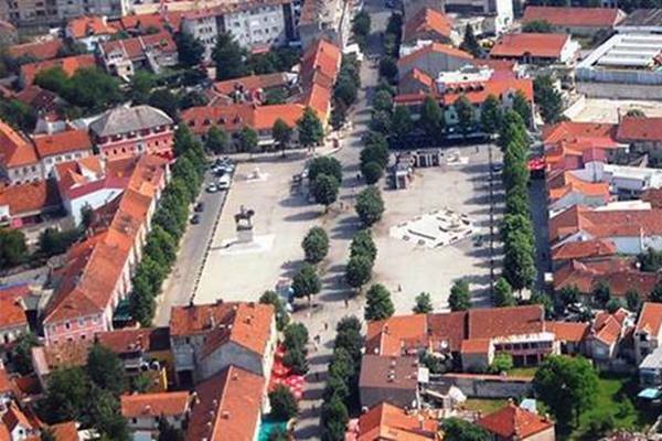 stari_trg_nova_www