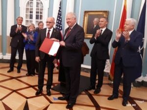 2017-06-05-cg-u-nato-ceremonija-predaje-instrumenata-07