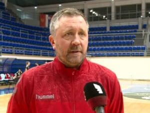 824730_vlcsnap-2017-11-27-20h50m39s049png