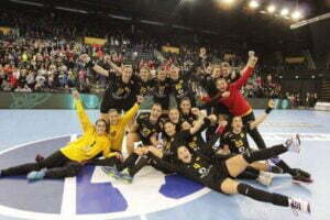 25287175_10210577766936043_1490818872_n