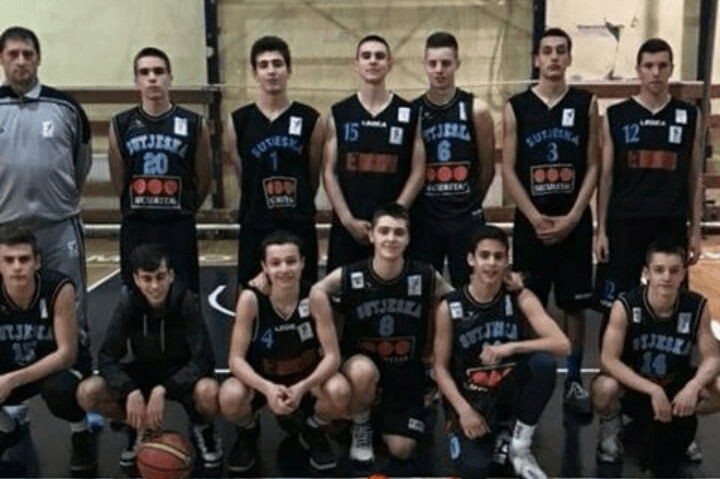 bbf06b2a-521f-467a-8bba-f456e270b6cc_0