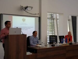 image-0-02-04-bc74a317d8d873bdca81f8d2abfbe8d7a372a01dbb6dc4b4b938964fe18f8a93-v