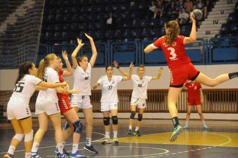 33041351_866096710241660_7910749457610702848_n