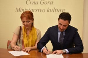 2018-06-11-cetinje-potpisivanje-ugovora-za-sufinansiranje-programa-i-projekata-iz-oblasti-kulturno-umjetnickog-stvaralastva-foto-13-1000x555