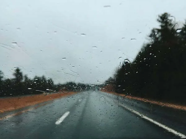 driving-2606785_960_720