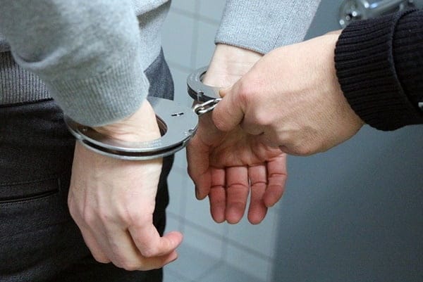 handcuffs-2102488_960_720