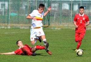 0000002040_1050_624_cut