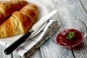 croissants-569075_640