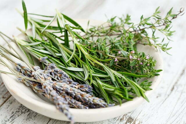 herbs-2523119_640
