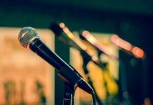 mic-1132528_960_720
