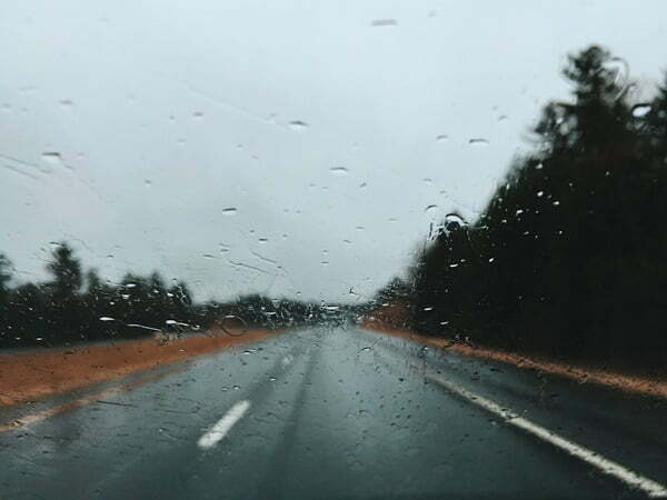 driving-2606785_960_720