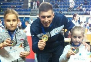 46760998_328195617732522_4308176266055385088_n