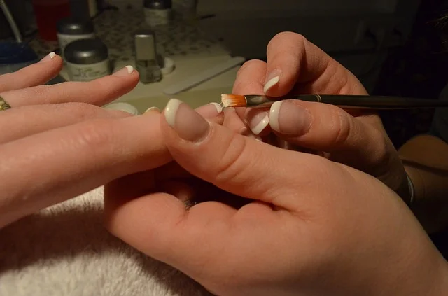 fingernails-259972_640