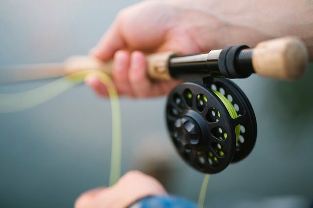 fly-fishing-1149502_640