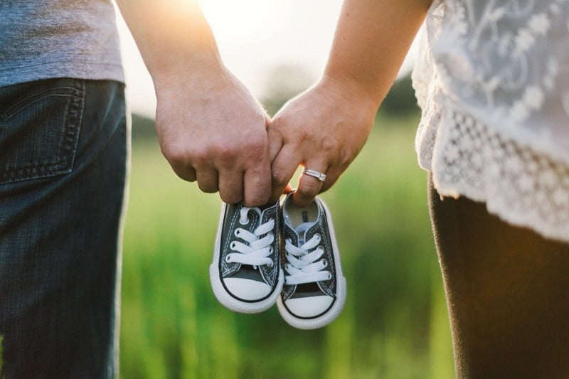 holding-hands-918990_960_720
