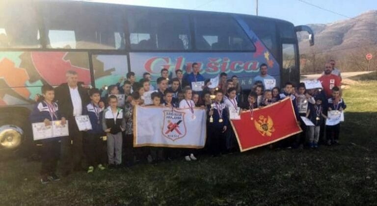 56255495_1394287104044431_5620780492904202240_n