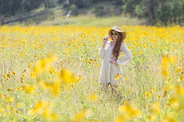 girl-1828112_640