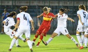 0000002401_1050_624_cut