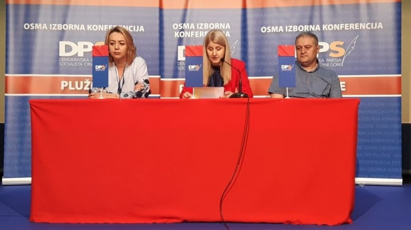 pluzena-990x556
