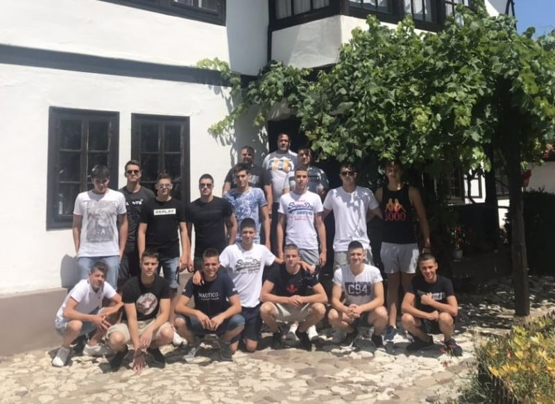 u15pirot