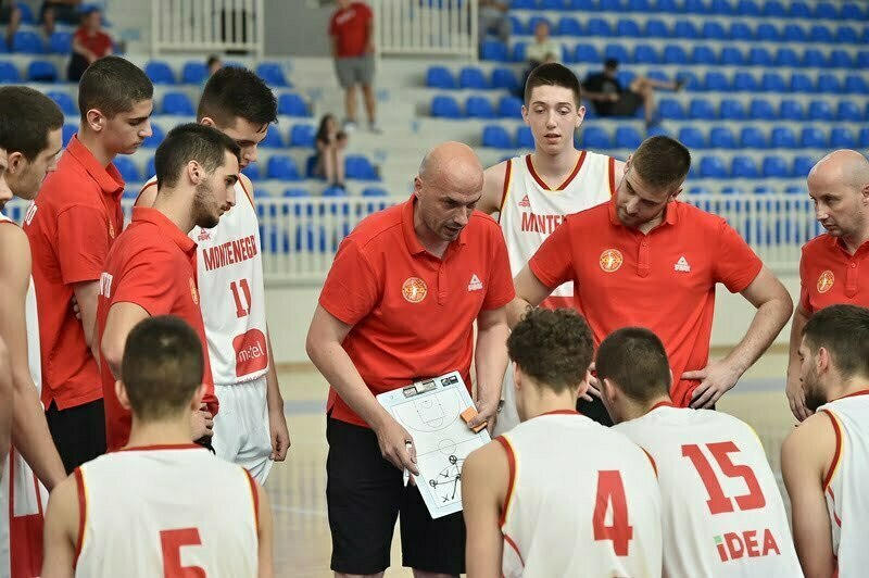 u18_2019_klupa