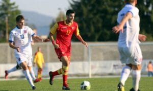 0000002744_1050_624_cut