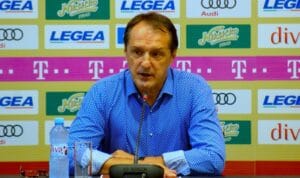 0000003851_1050_624_cut