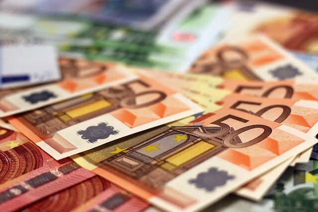 money-1005477_640