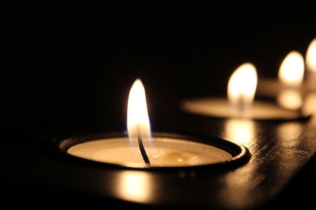 candle-2181896_640