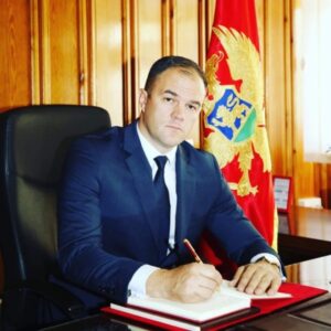 59e20c1a-e7c4-45dc-ad35-b3f80cfacee2