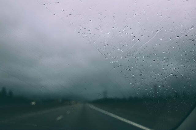 windshield-2617543_640