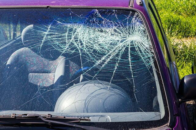 car-accident-2273475_640