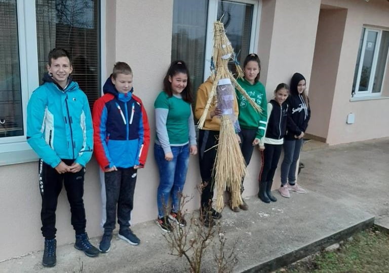 img-475d5da6c6ffa0afef4dbfffe045ef3d-v