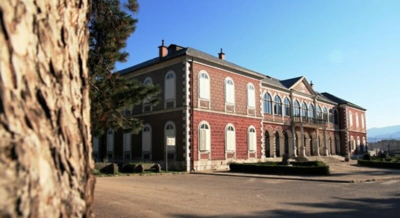 dvorac_naslovna