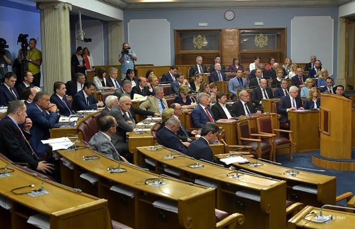 poslanici_u_skupstini