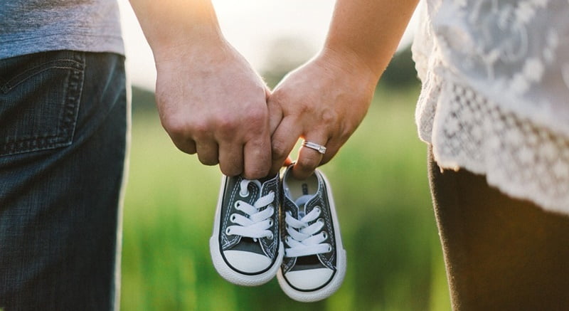 holding-hands-918990_960_720