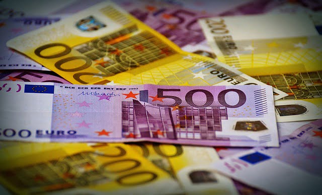 money-1508525_640