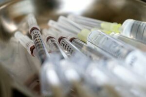 syringe-5057119_640