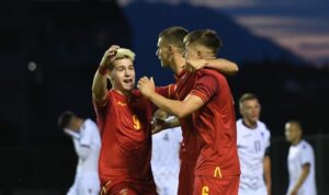 0000005617_1050_624_cut