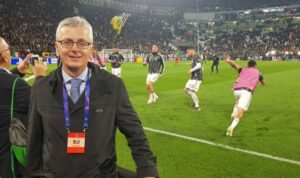 18-15-52-0000005603_1050_624_cut