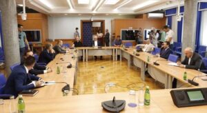 1625593428-sastanak-parlamentarne-vecine-0607-2021-iva-mandic-14-i_960x600