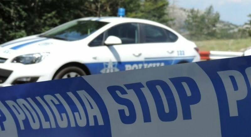 472fa976-53ef-44a7-8b82-a82ef2fe6b28_1_1_1_3