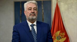 5303897_51000084376-de5ded9009-k_ls